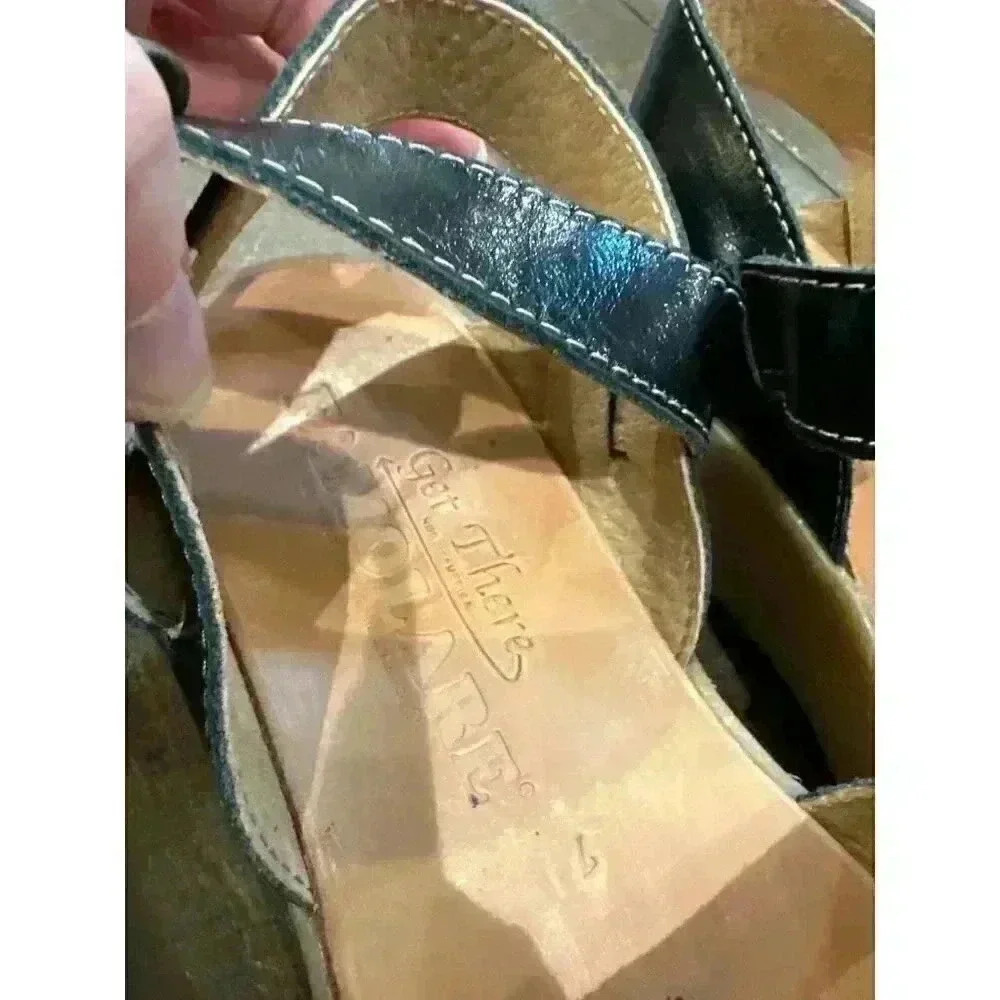 - Famolare Wavy Wedge Leather Sandals Size 7.  Used in Good Condition, Som… - Picture 4 of 6